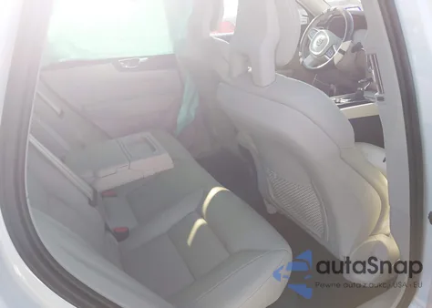 2018 Volvo Xc60 T5 Momentum from USA, damaged, VIN LYV102RKXJB101068